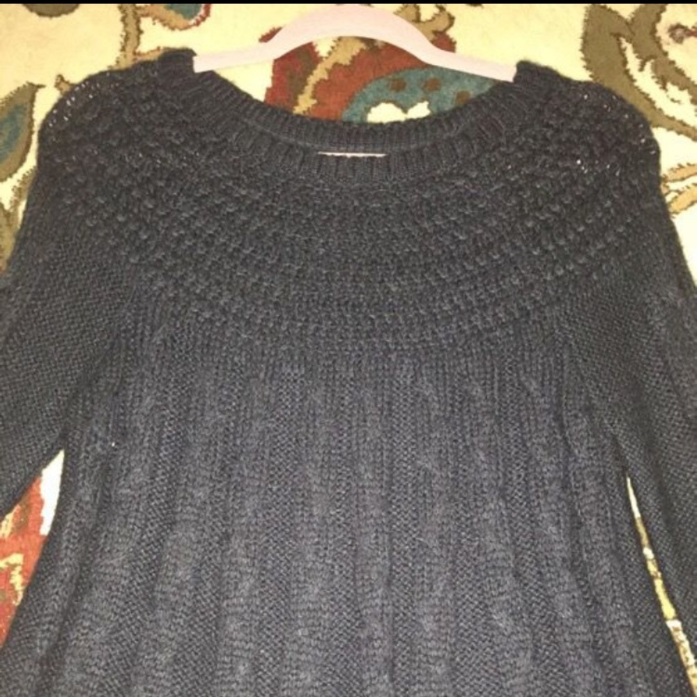 Hollister sweater
